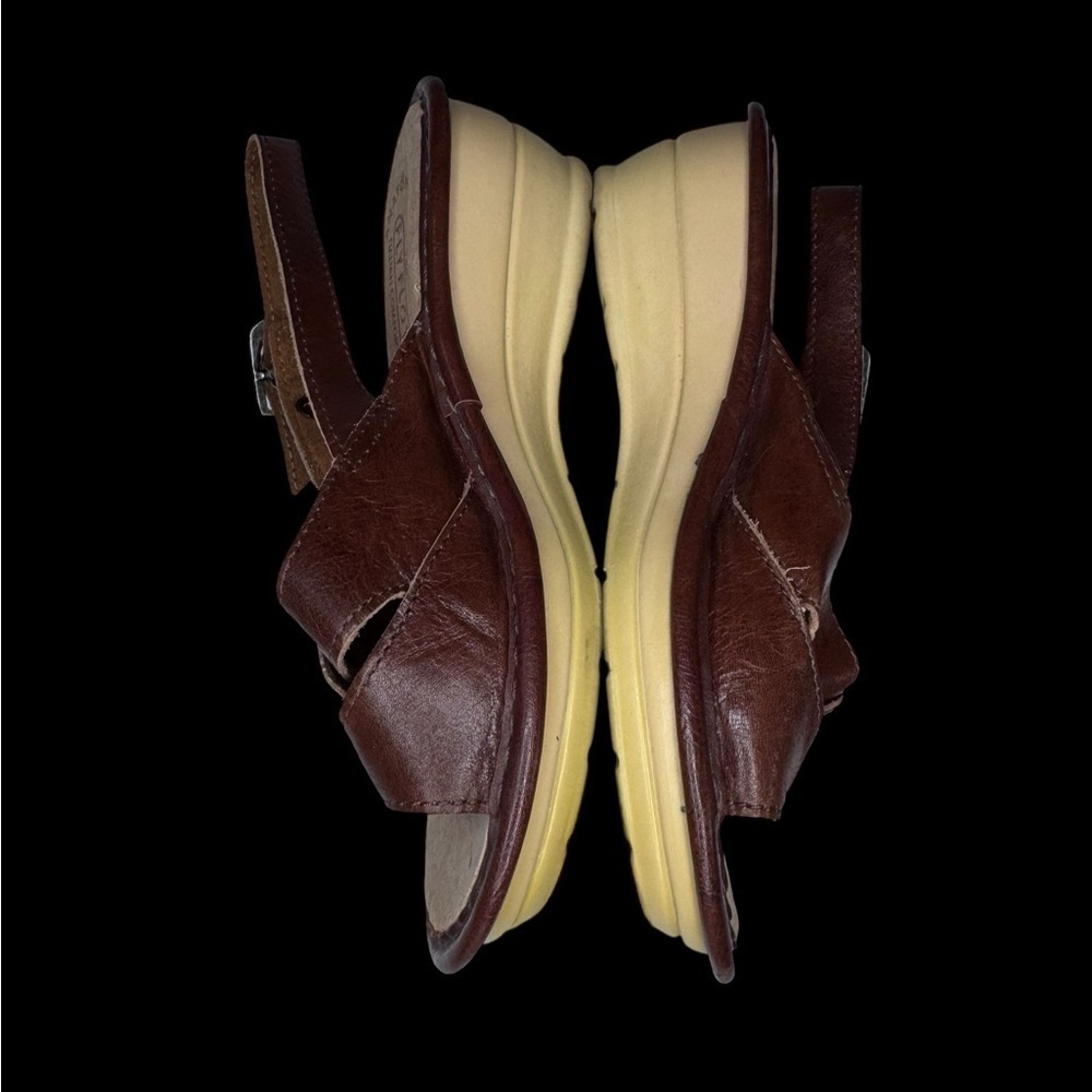 Fly Flot Sandals with Buckle - Brown - Picture 2 of 5